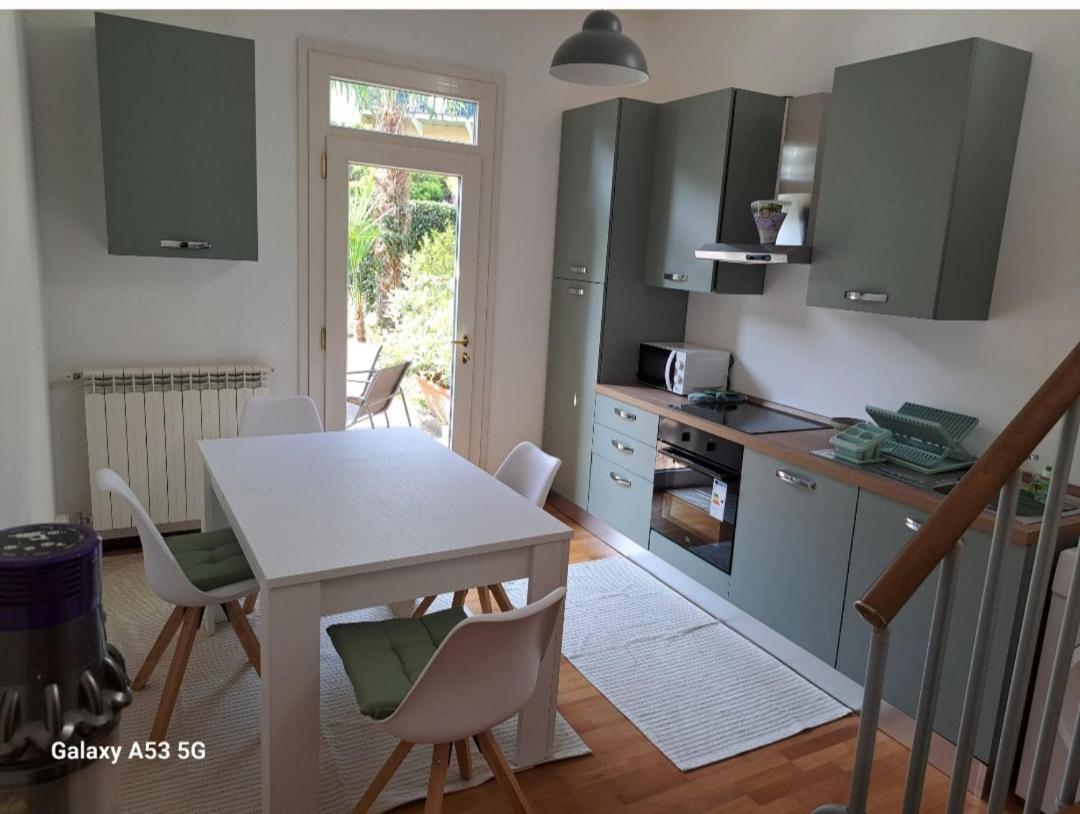 Ina Villa Lavena Ponte Tresa Eksteriør bilde